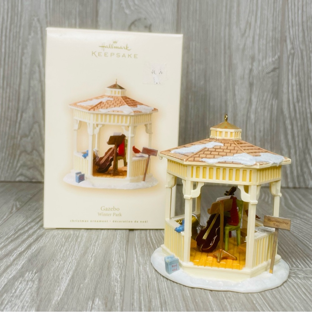 Hallmark Gazebo Winter Park Keepsake Ornament Musical Instruments decoration 07